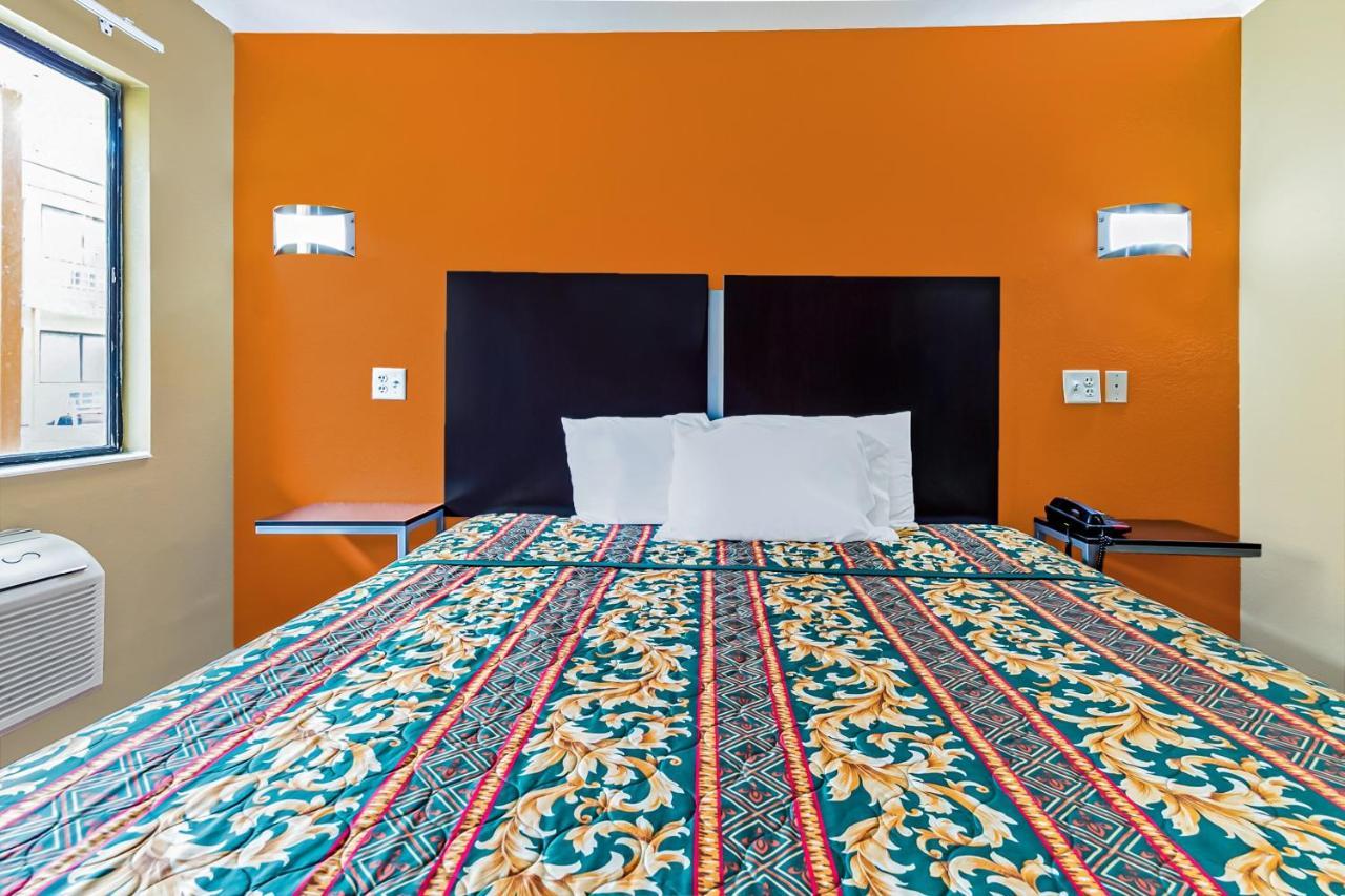 Oyo Hotel Lake Charles Hwy 10 Екстер'єр фото