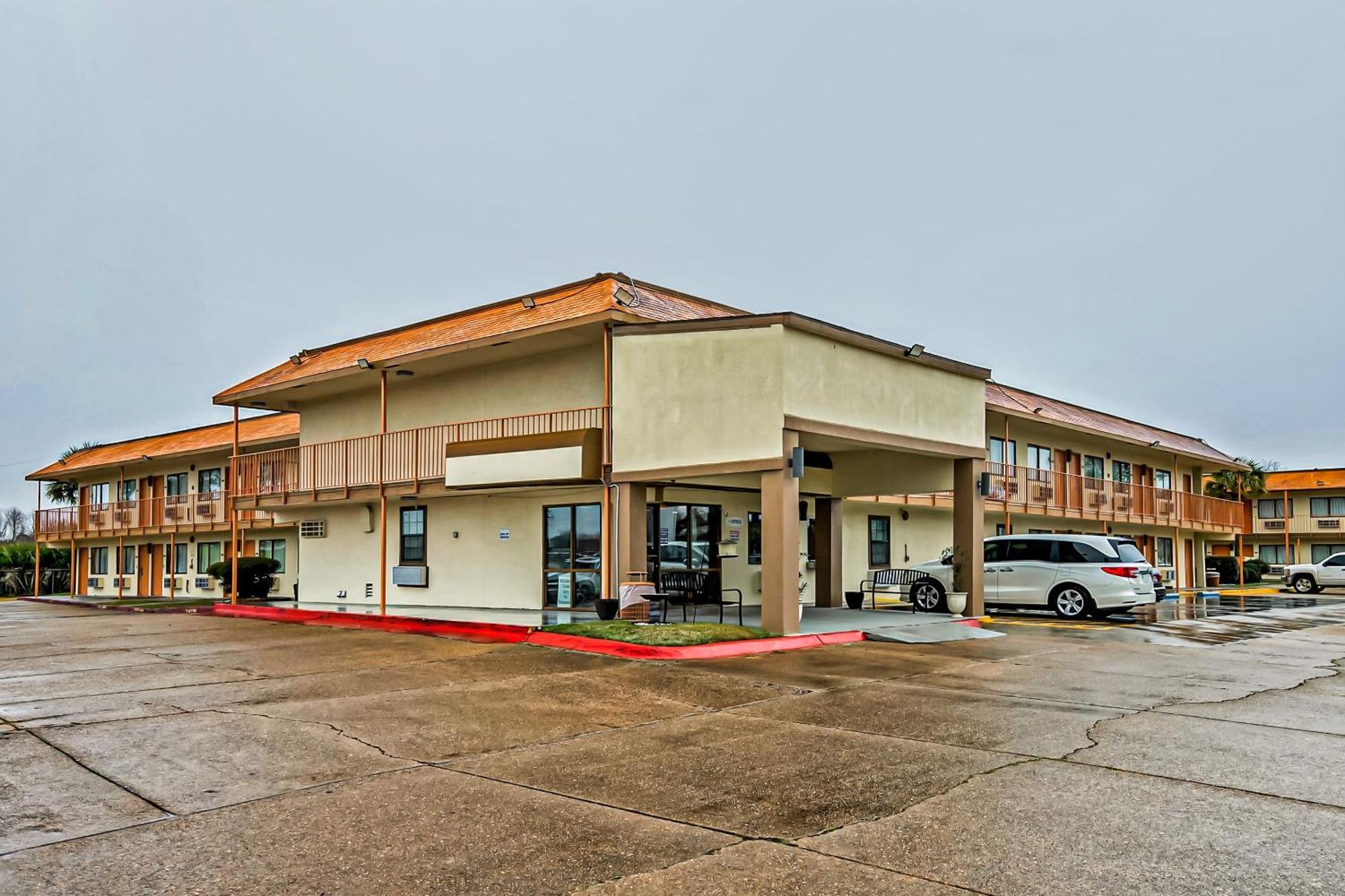 Oyo Hotel Lake Charles Hwy 10 Екстер'єр фото