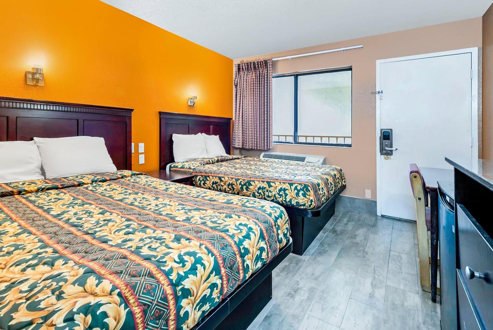 Oyo Hotel Lake Charles Hwy 10 Екстер'єр фото